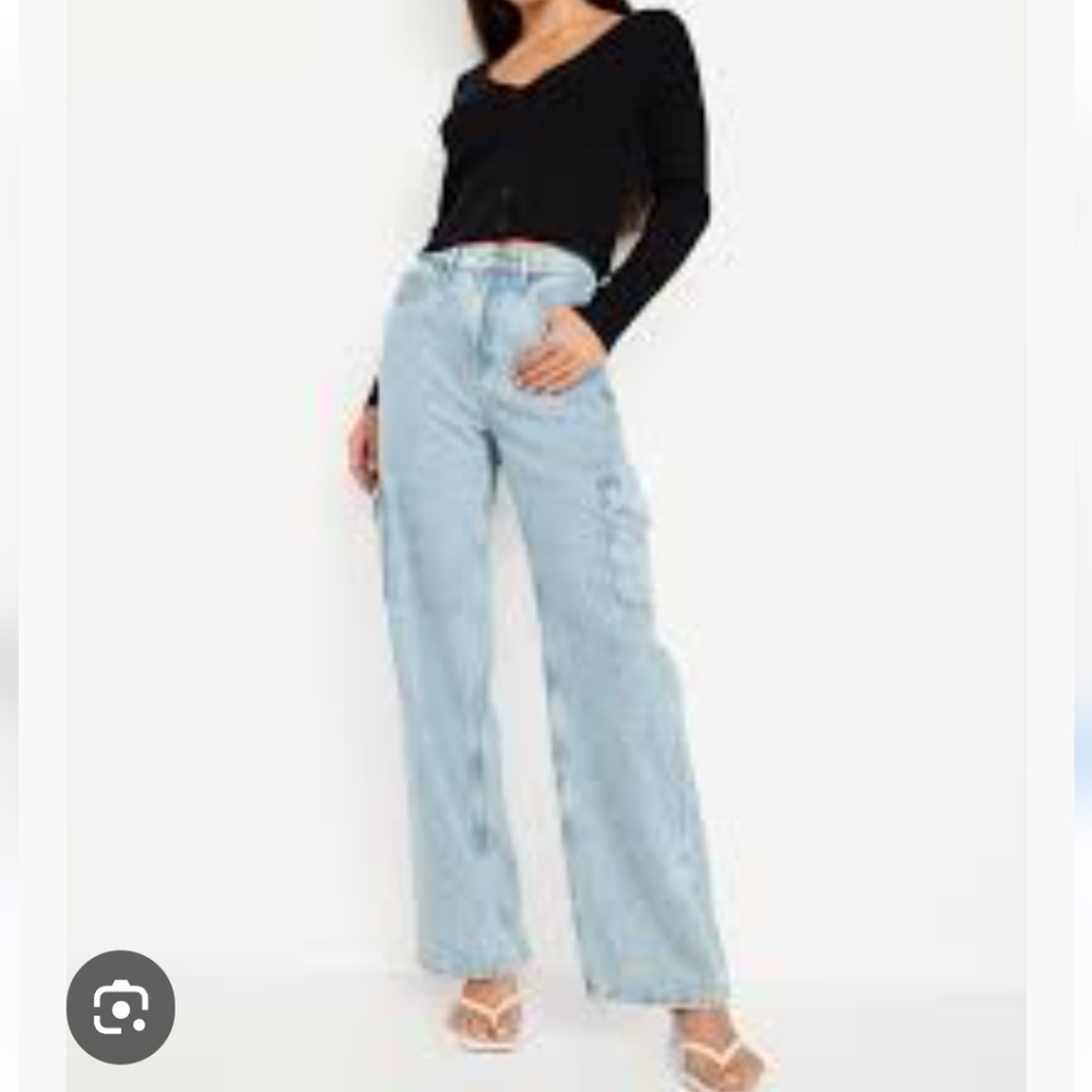Old Navy Women's Extra High Rise Sky-Hi Wide Leg Cargo Jeans Cropped Sz 2